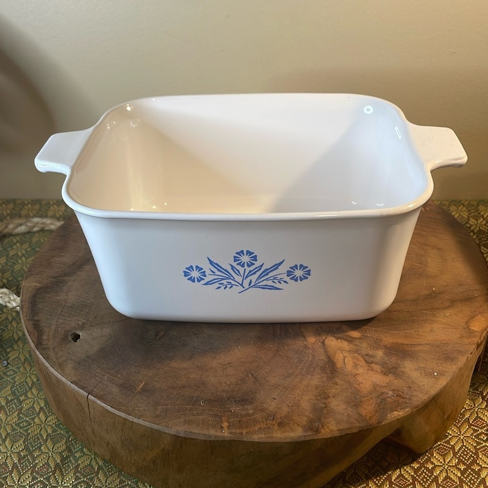 1 1/2 Quart Corning Blue Cornflower Dish - Picture 7 of 7